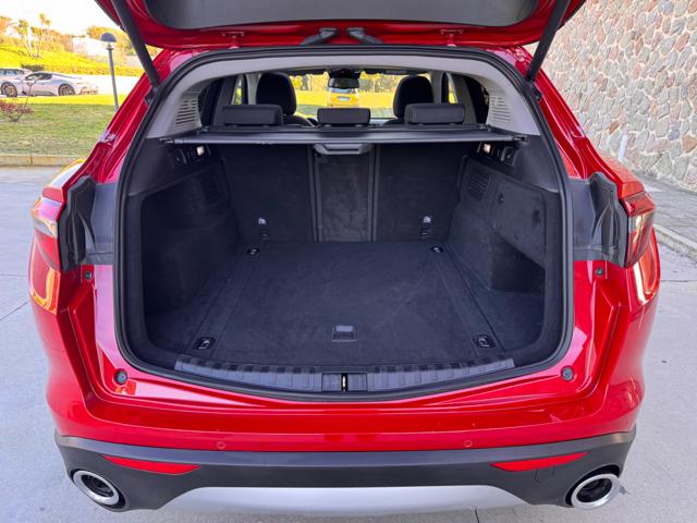 ALFA ROMEO Stelvio usata, con Autoradio digitale