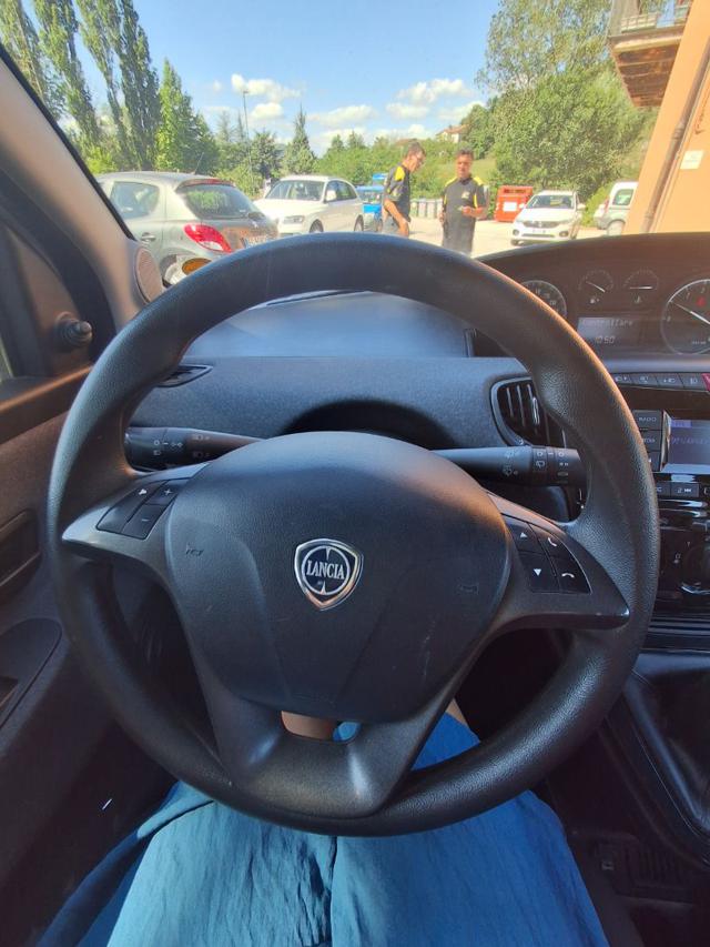 LANCIA Ypsilon usata, con Fendinebbia