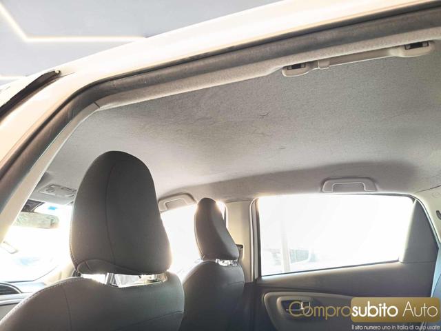 TOYOTA Yaris usata, con Sedile posteriore sdoppiato