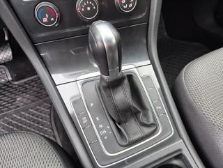 VOLKSWAGEN Golf usata, con Climatizzatore