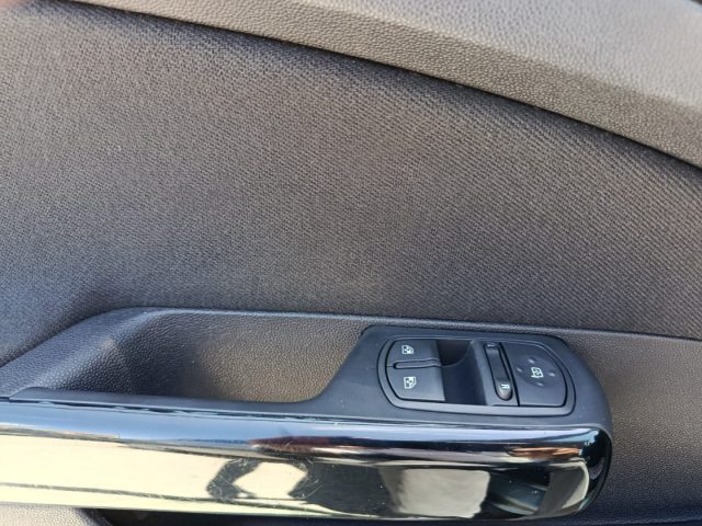 OPEL Corsa usata, con Cruise Control