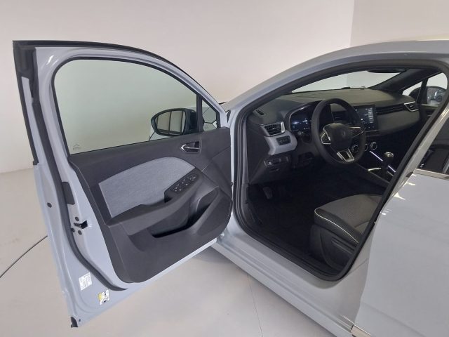 RENAULT Clio usata, con Autoradio