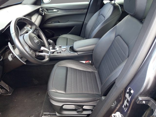 ALFA ROMEO Stelvio usata, con Autoradio digitale