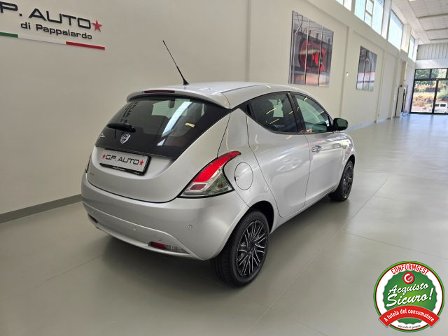 LANCIA Ypsilon usata, con Autoradio