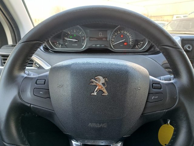 PEUGEOT 2008 usata, con Autoradio