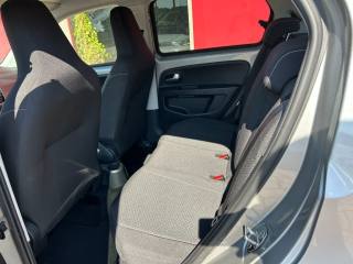VOLKSWAGEN up! usata, con Autoradio
