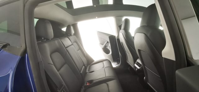 TESLA Model Y usata, con Schermo multifunzione interamente digitale