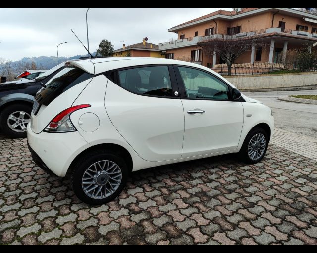 LANCIA Ypsilon usata, con Sedile posteriore sdoppiato