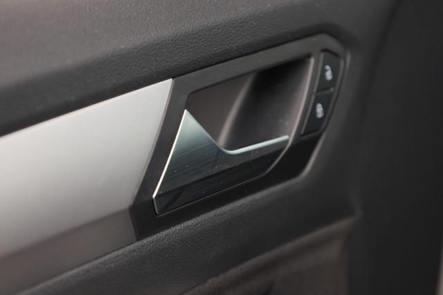 VOLKSWAGEN T-Roc usata, con Volante in pelle