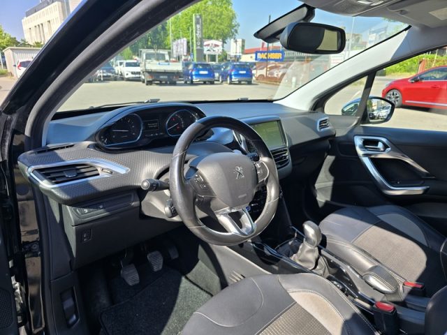 PEUGEOT 2008 usata, con Autoradio