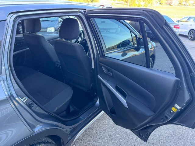 SUZUKI S-Cross usata, con Specchietti laterali elettrici