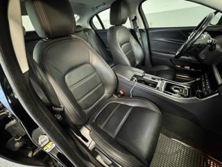JAGUAR XE usata, con Controllo trazione