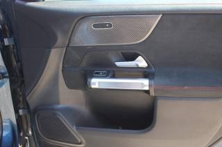 MERCEDES-BENZ GLB 200 usata, con Fari Xenon