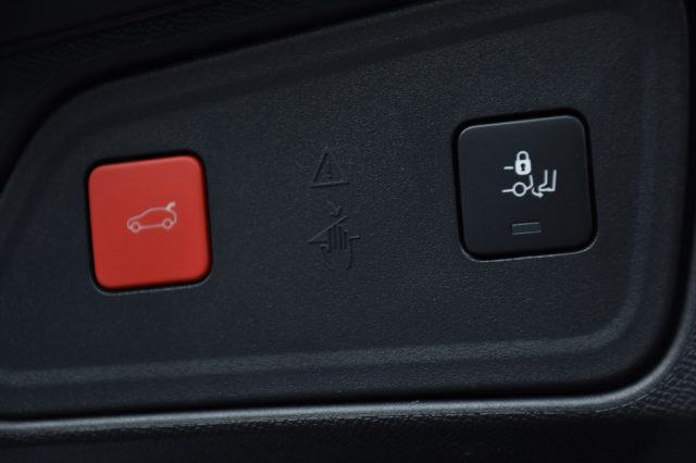 PEUGEOT 3008 usata, con Park Distance Control