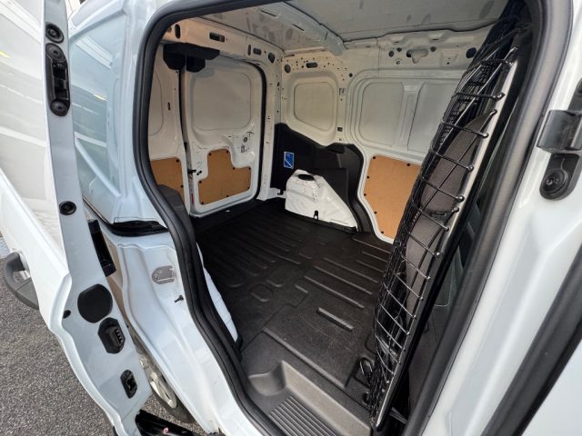 FORD Transit Courier usata, con Autoradio digitale