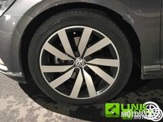 VOLKSWAGEN Passat usata, con Sistema di navigazione