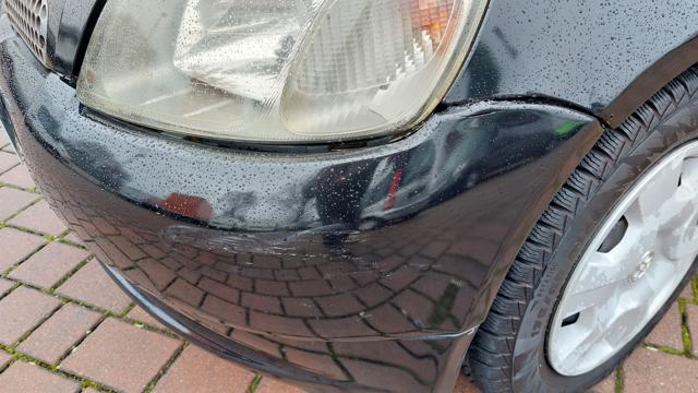 TOYOTA Yaris usata 18