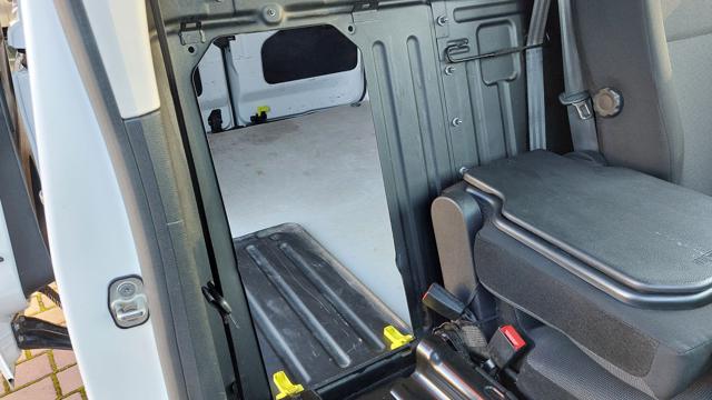 TOYOTA Proace City usata, con Hill holder