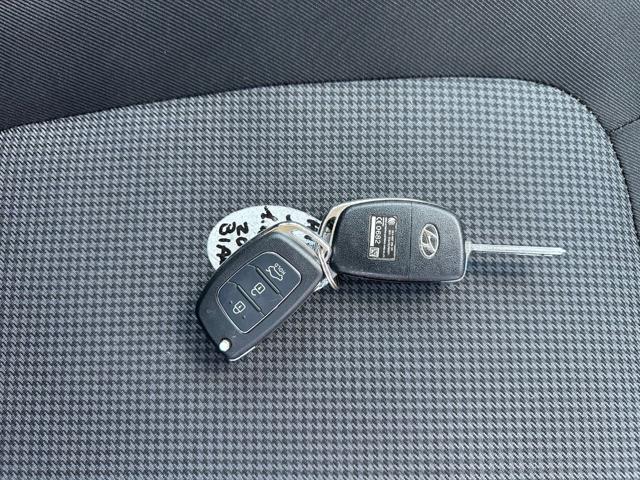 HYUNDAI i20 usata, con Sedile posteriore sdoppiato