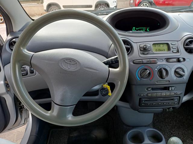 TOYOTA Yaris usata, con Servosterzo