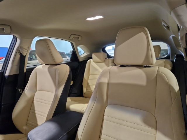LEXUS NX 300 usata, con Controllo automatico clima