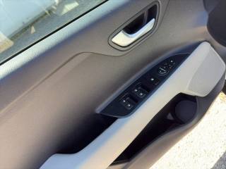 KIA Stonic usata, con Autoradio digitale