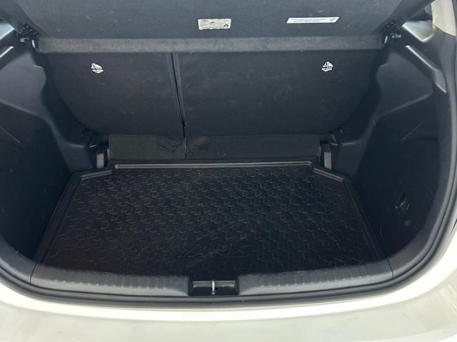 TOYOTA Yaris usata, con ESP