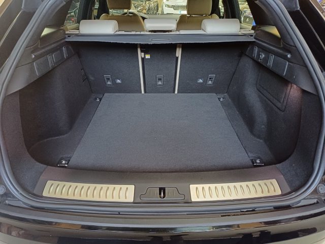 LAND ROVER Range Rover Velar usata, con Volante in pelle