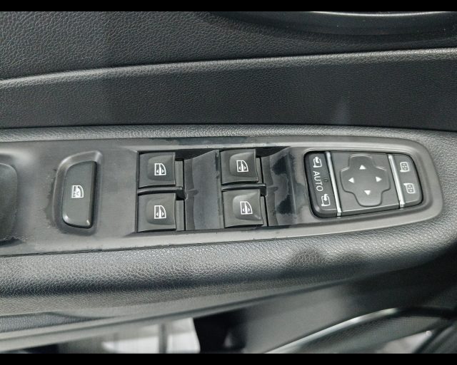 RENAULT Captur usata, con Servosterzo