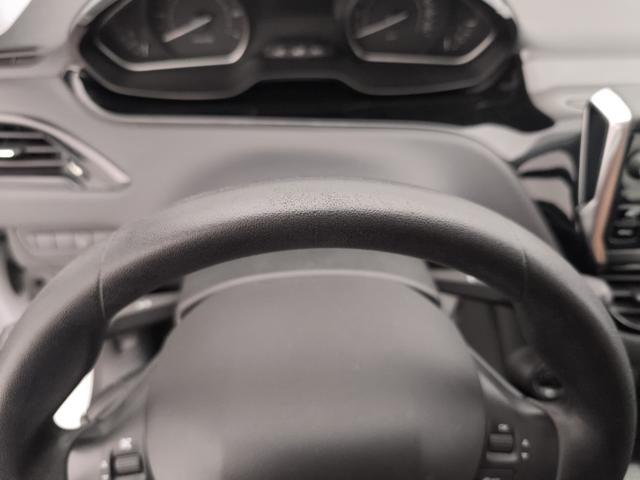 PEUGEOT 208 usata 42