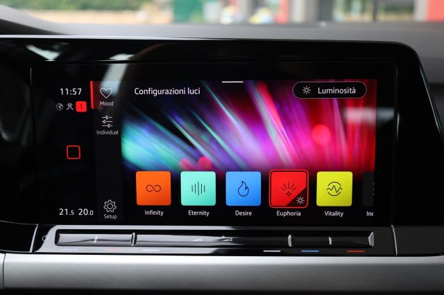 VOLKSWAGEN Golf usata, con Pacchetto sportivo