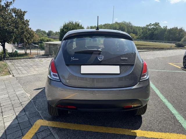 LANCIA Ypsilon usata, con Autoradio
