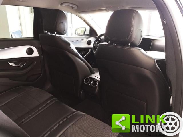 MERCEDES-BENZ E 220 usata, con Specchietti laterali elettrici