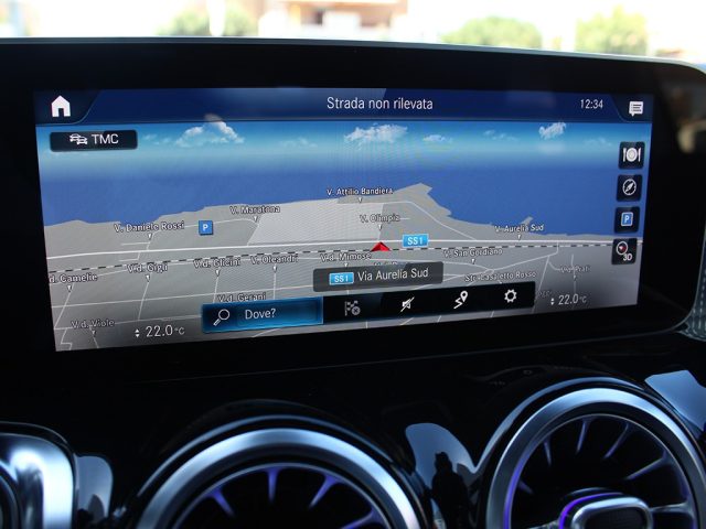 MERCEDES-BENZ GLB 200 usata, con Fari LED