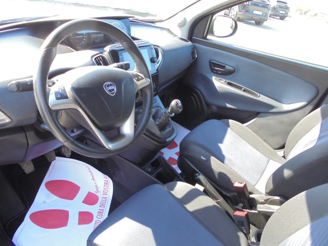 LANCIA Ypsilon usata 23