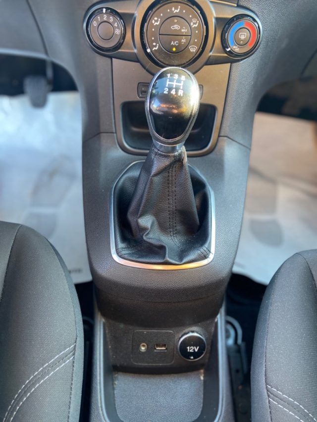 FORD Fiesta usata, con MP3