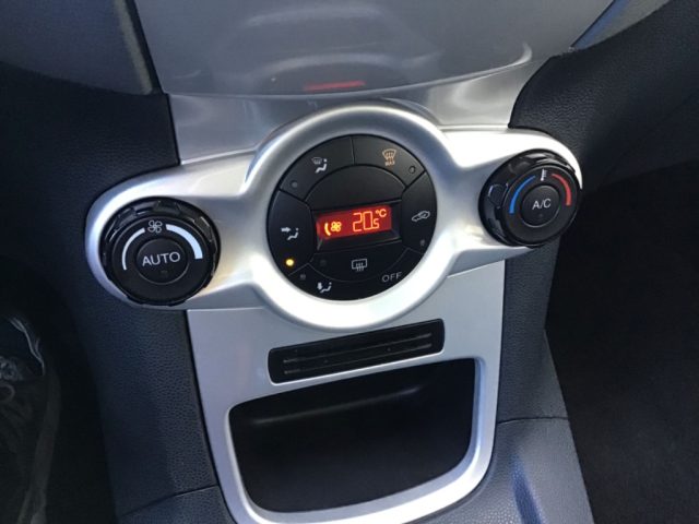 FORD Fiesta usata, con Lettore CD