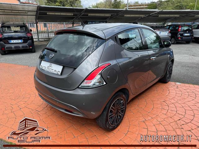 LANCIA Ypsilon usata, con Autoradio