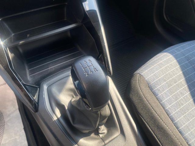 PEUGEOT 208 usata, con USB