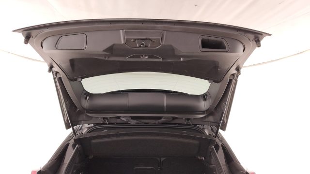 PEUGEOT 3008 usata, con Sensori di parcheggio anteriori