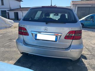 MERCEDES-BENZ B 180 usata, con Alzacristalli elettrici