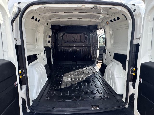 FIAT Doblo usata, con USB