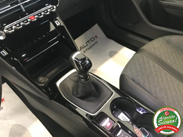 PEUGEOT 2008 usata, con Volante in pelle