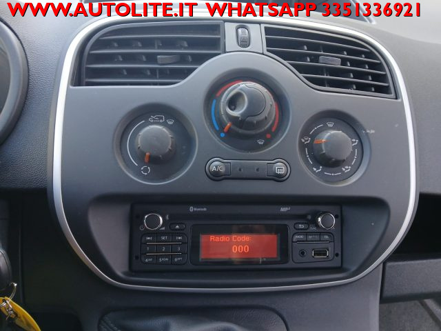 RENAULT Kangoo usata, con USB