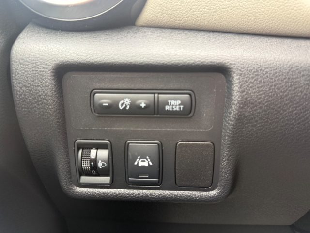 NISSAN Micra usata, con Fari LED