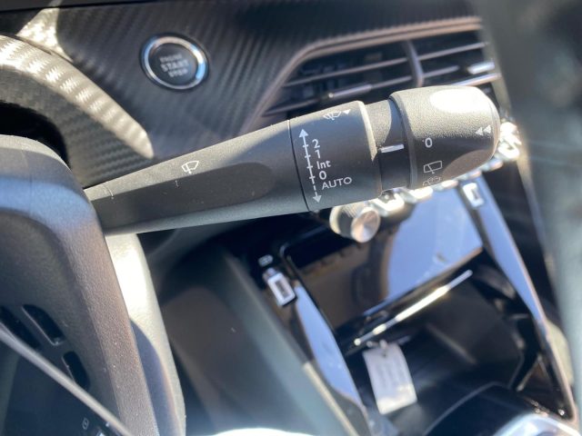 PEUGEOT 2008 usata, con Cruise Control