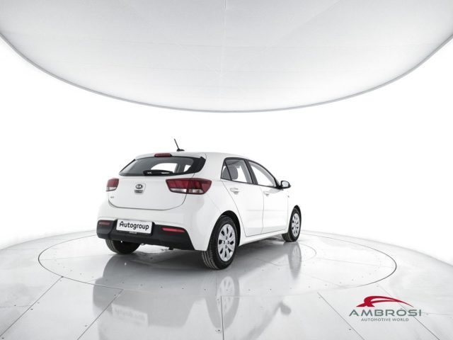 KIA Rio usata 2