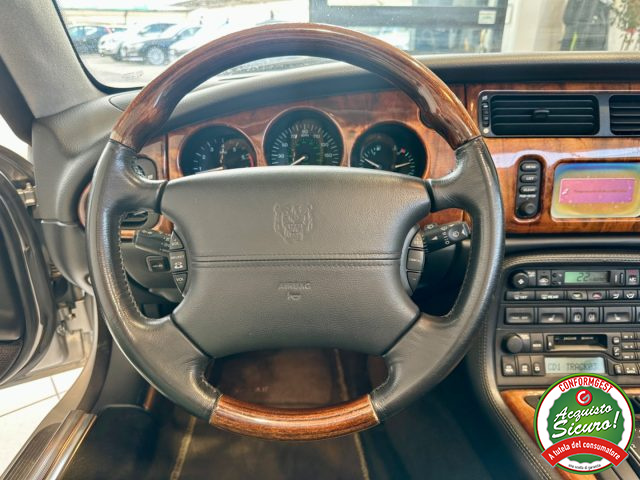 JAGUAR XKR usata, con Tettuccio apribile