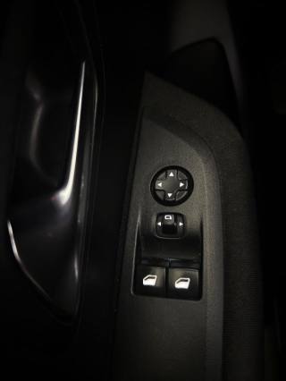 PEUGEOT 208 usata 16