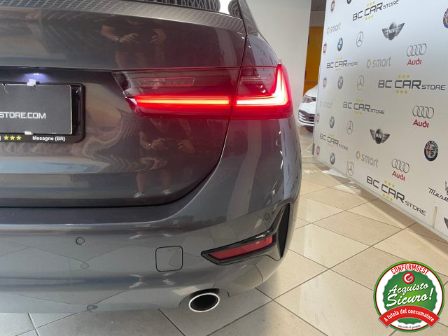 BMW 318 usata, con Fari LED
